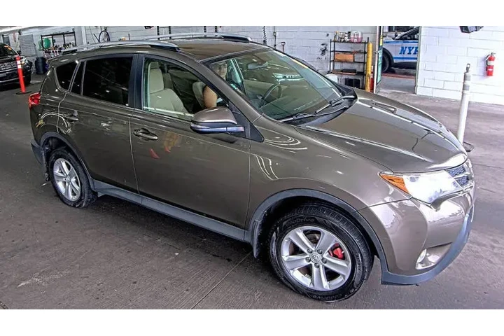 $12995 : 2013 RAV4 XLE image 2