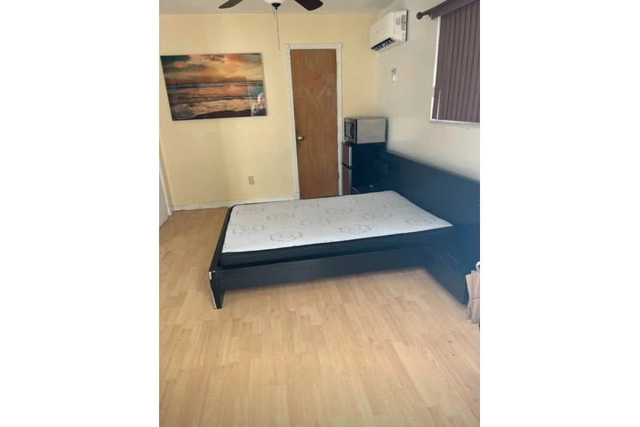 $850 : Cuarto de Renta image 4
