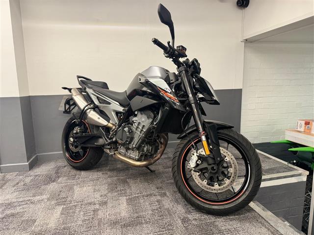 $4895 : Ktm Duke 790 Low Miles image 3