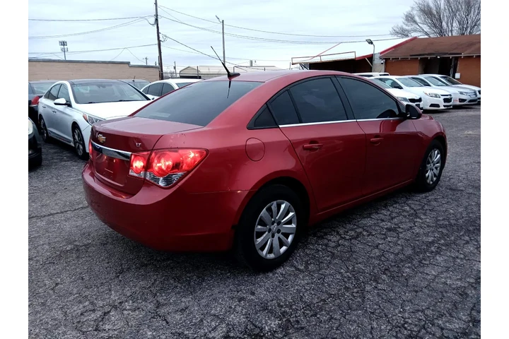 $6000 : 2011 Cruze LT image 3