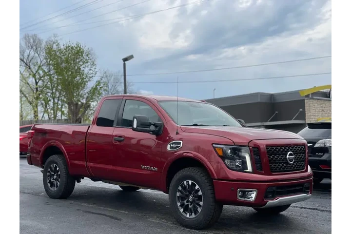 $24995 : 2017 Titan PRO-4X image 5