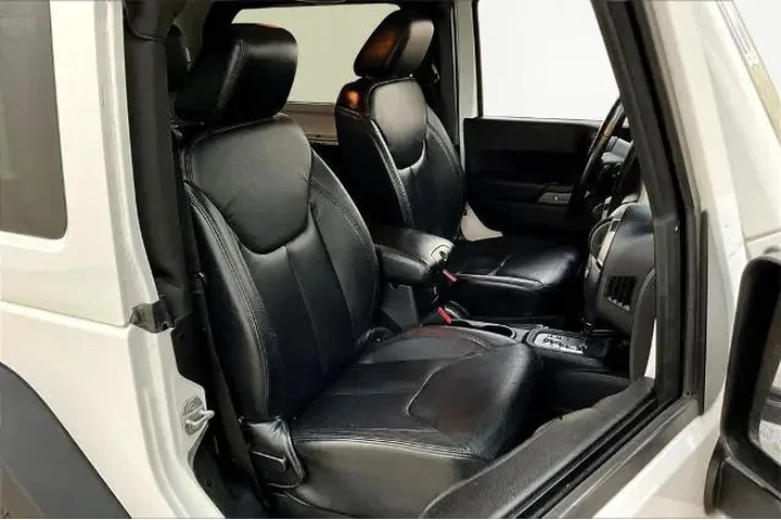 $17900 : Jeep Wrangler 2013 4x4 Sahar image 7