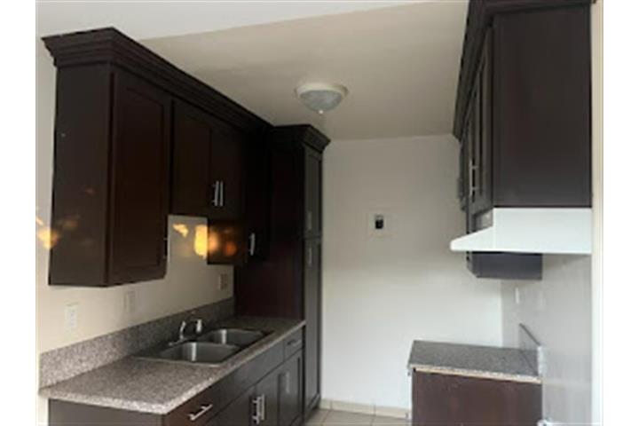 $2300 : LYNWOOD APARTAMENTO image 1