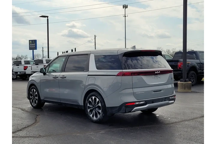 $37395 : Kia Carnival 2024 EX 4dr Min image 6