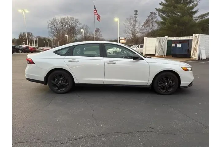 $29695 : Honda Accord 2025 SE 4dr Sed image 2