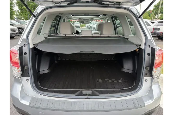 $21659 : Subaru Forester 2018 AWD 2.5 image 8