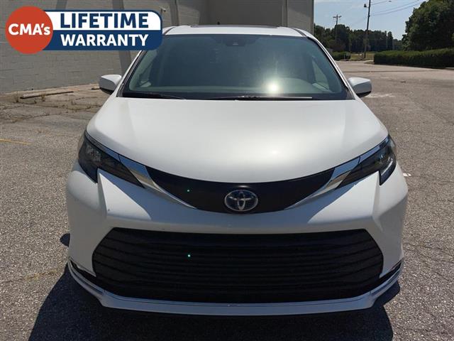 $49991 : PRE-OWNED 2024 TOYOTA SIENNA image 4