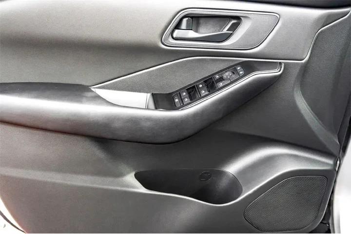 $25999 : Nissan Rogue 2025 S 4dr Cros image 10