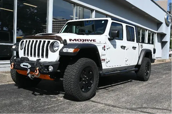 $37988 : Jeep Gladiator 2021 4x4 Moja image 1