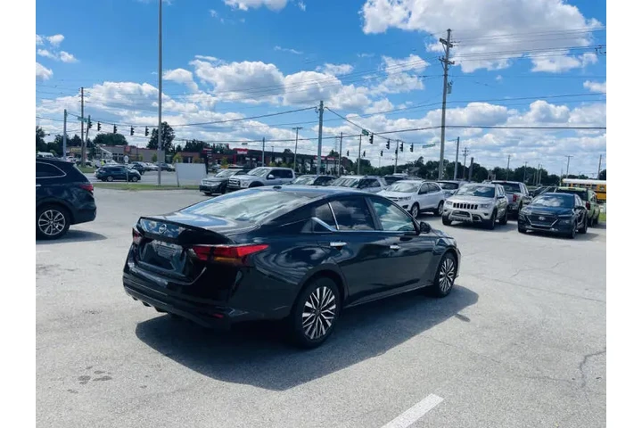$19999 : 2025 Altima 2.5 SV image 7