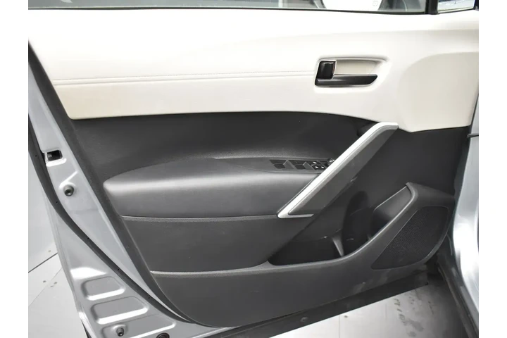 $19995 : Toyota Corolla Cross 2022 LE image 5