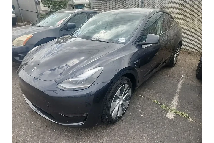 $37591 : Tesla Model Y 2024 AWD Long image 3