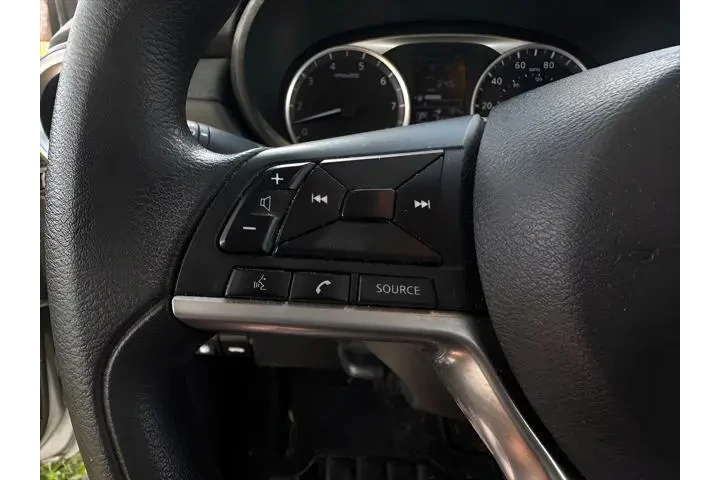 $11366 : Nissan Versa 2020 S 4dr Seda image 9
