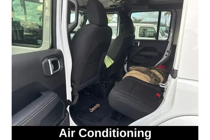 $28896 : Jeep Wrangler Unlimited 2021 image 7