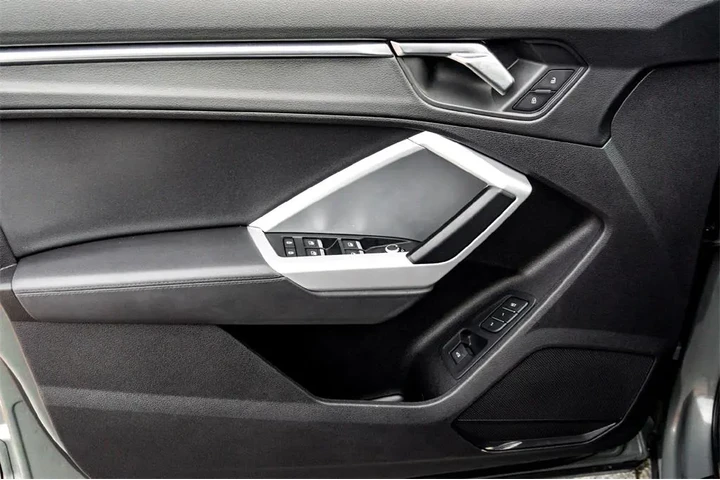 $27997 : Audi Q3 2022 AWD quattro S l image 10