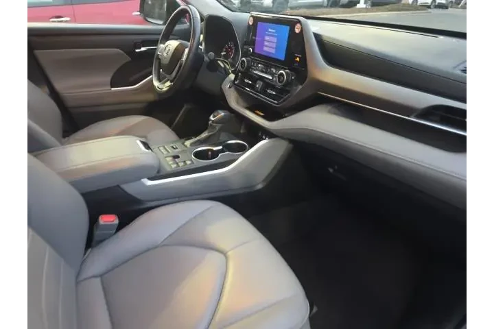 $38678 : Toyota Highlander 2024 AWD X image 10