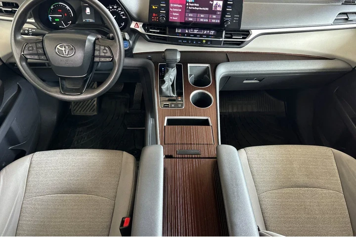 $35900 : Toyota Sienna 2023 LE 8-Pass image 6