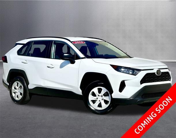 $23477 : 2019 RAV4 LE image 1