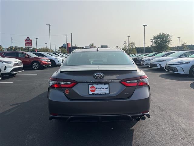 $22584 : PRE-OWNED 2022 TOYOTA CAMRY SE image 6