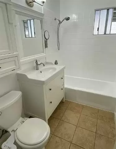 $1000 : Welcome Home To This 1bed 1Ba image 4