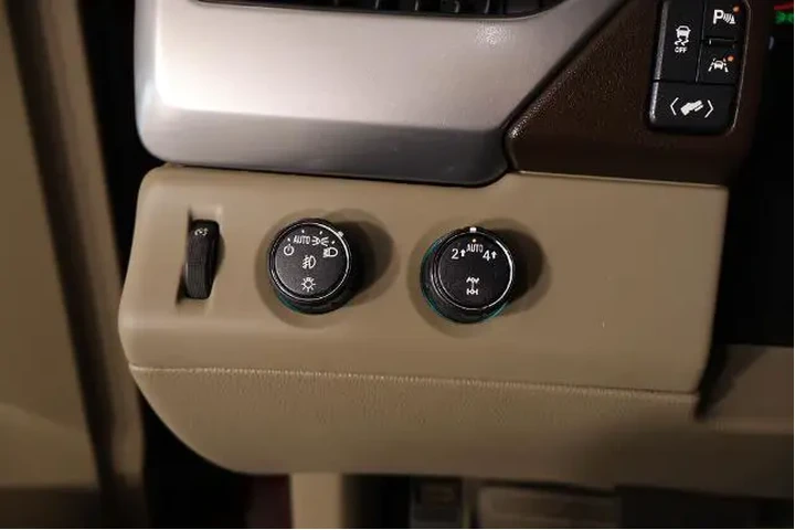 $25287 : Chevrolet Suburban 2020 4x4 image 4