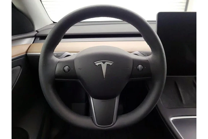 $37998 : Tesla Model Y 2023 AWD Long image 10