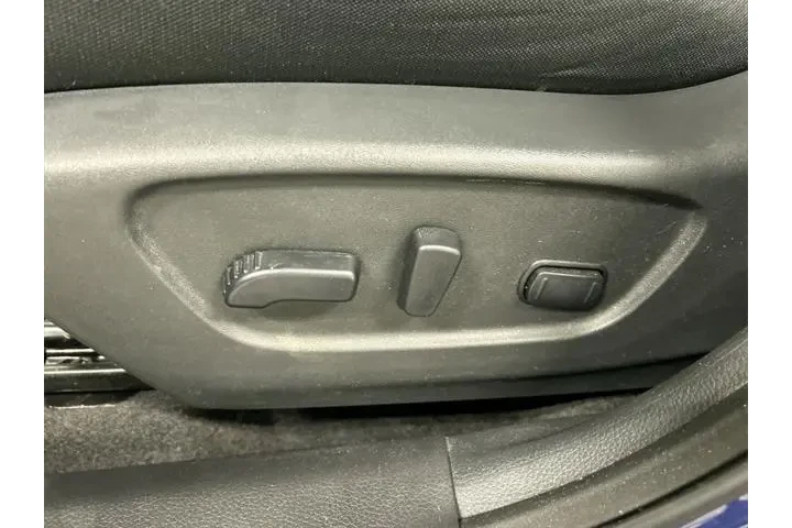 $15696 : Nissan Rogue 2019 AWD SV 4dr image 10