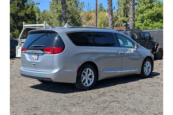 $16607 : Chrysler Pacifica 2020 Touri image 10