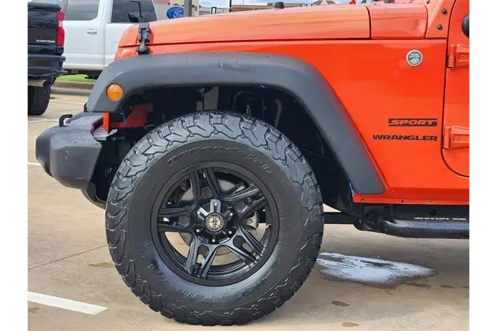 $14950 : Jeep Wrangler 2015 4x4 Sport image 8