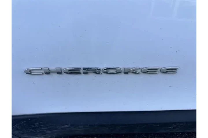 $9000 : Jeep Cherokee 2019 Limited 4 image 6