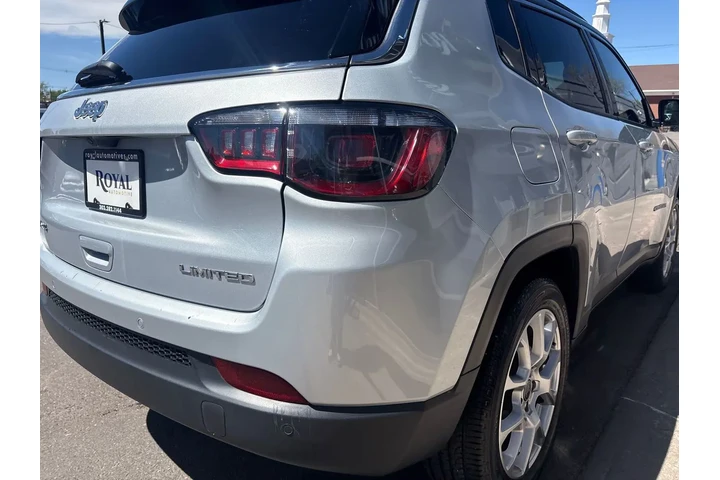 $24995 : 2025 Compass Limited 4x4 image 7