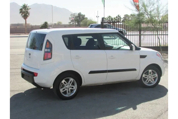 $6995 : 2011 Soul + image 10