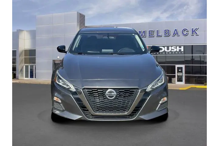 $11896 : Nissan Altima 2019 2.5 SR 4d image 3