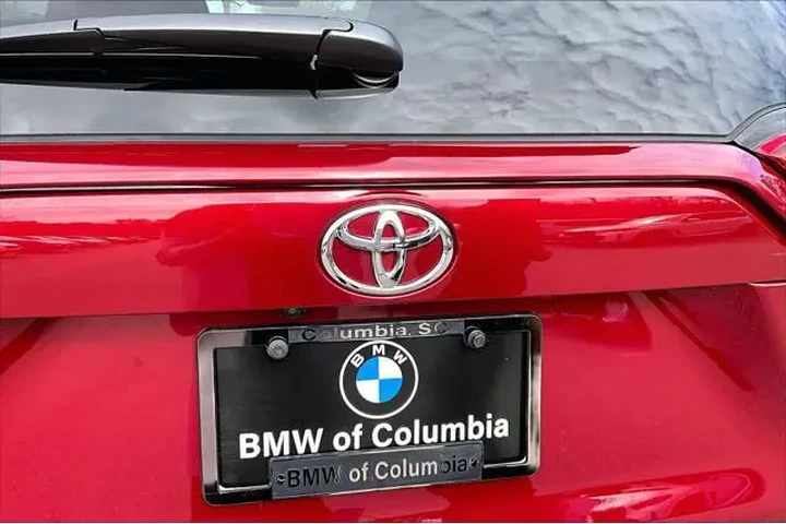 $33998 : Toyota RAV4 2025 XLE Premium image 10