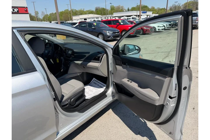 $7980 : 2017 Elantra SE 2.0L Auto (Al image 8