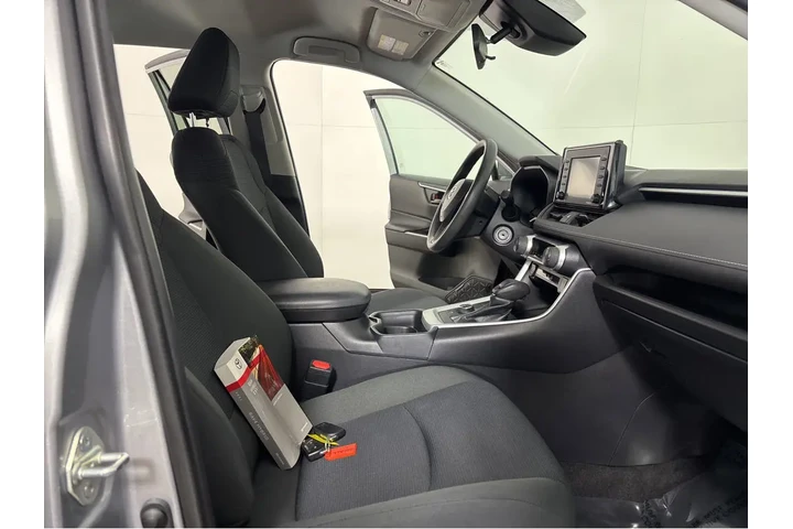 $26500 : 2021 RAV4 Hybrid LE image 5