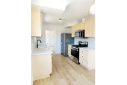 $1950 : 2 Bed Home in Vermont Ave, LA thumbnail