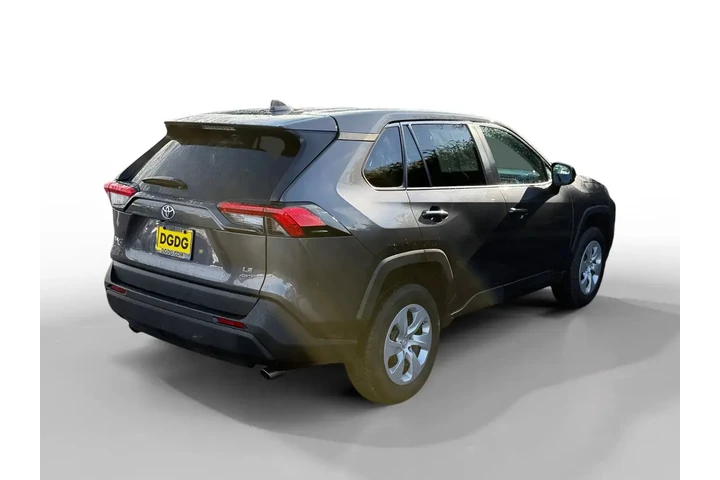 $26304 : Toyota RAV4 2024 AWD LE 4dr image 5