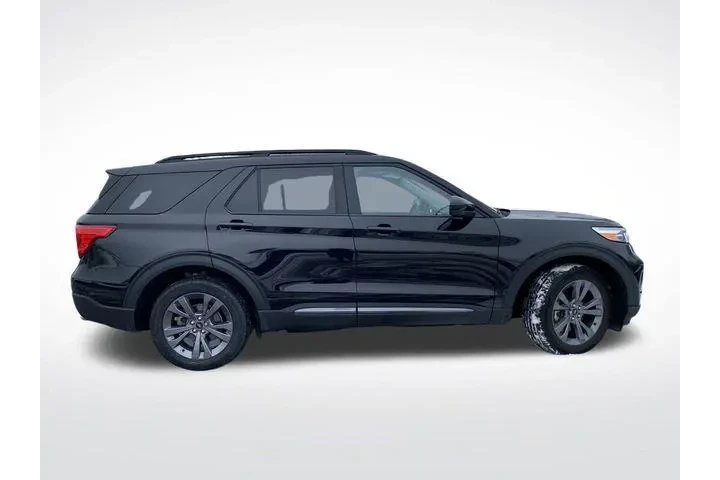 $34995 : Ford Explorer 2023 AWD XLT 4 image 2