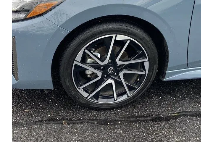 $19481 : Nissan Sentra 2025 SR 4dr Se image 8