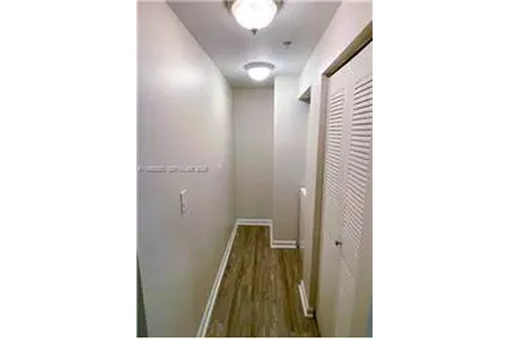 $3900 : Rental property with 1 bedro image 8