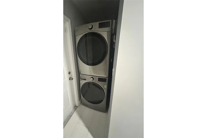 $1200 : de 3 dormitorios reformado image 2