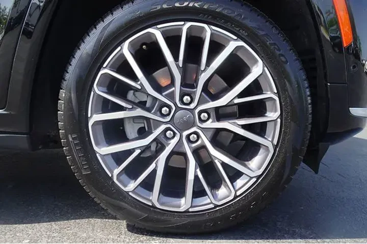 $38999 : 2021 Grand Cherokee L image 10