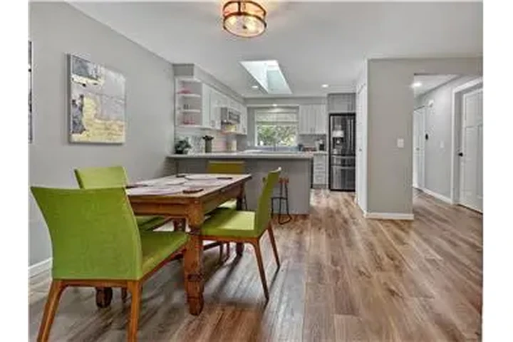 $3200 : Rental property with 2 bedro image 6