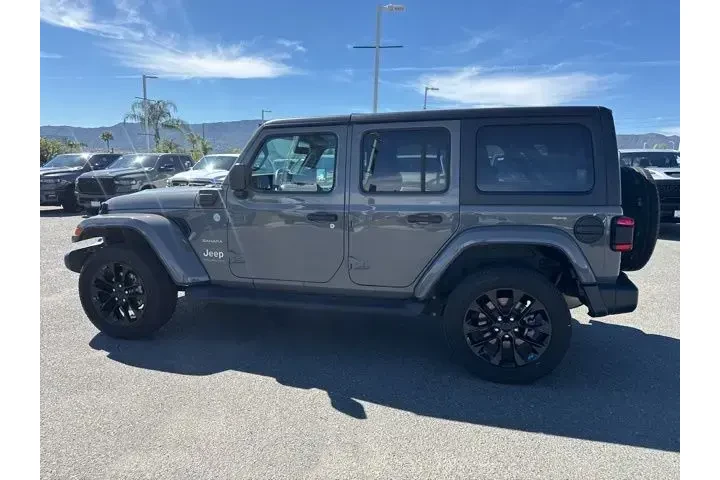 $28998 : Jeep Wrangler 2023 4x4 Sahar image 6