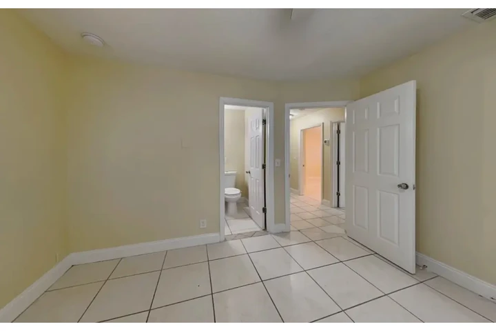 $2500 : 3Bed In Little Havana Miami image 7