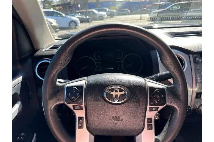 2018 Tundra SR5 image 7