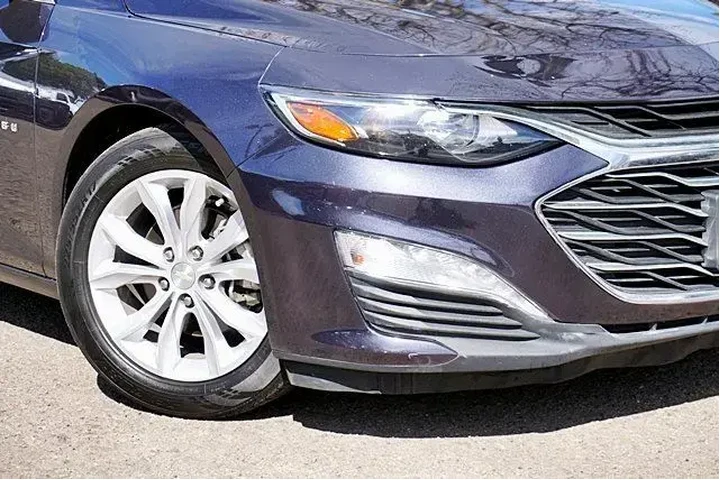 $14250 : Chevrolet Malibu 2023 LT 4dr image 4