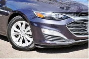 $14250 : Chevrolet Malibu 2023 LT 4dr thumbnail
