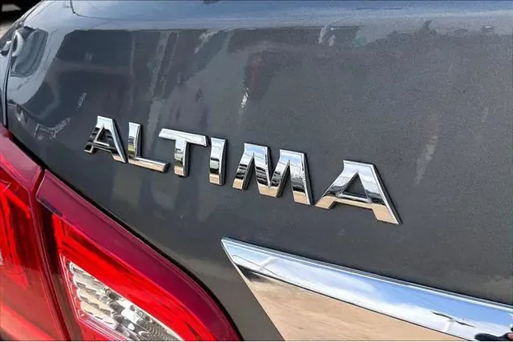 $10328 : Nissan Altima 2016 2.5 S 4dr image 9